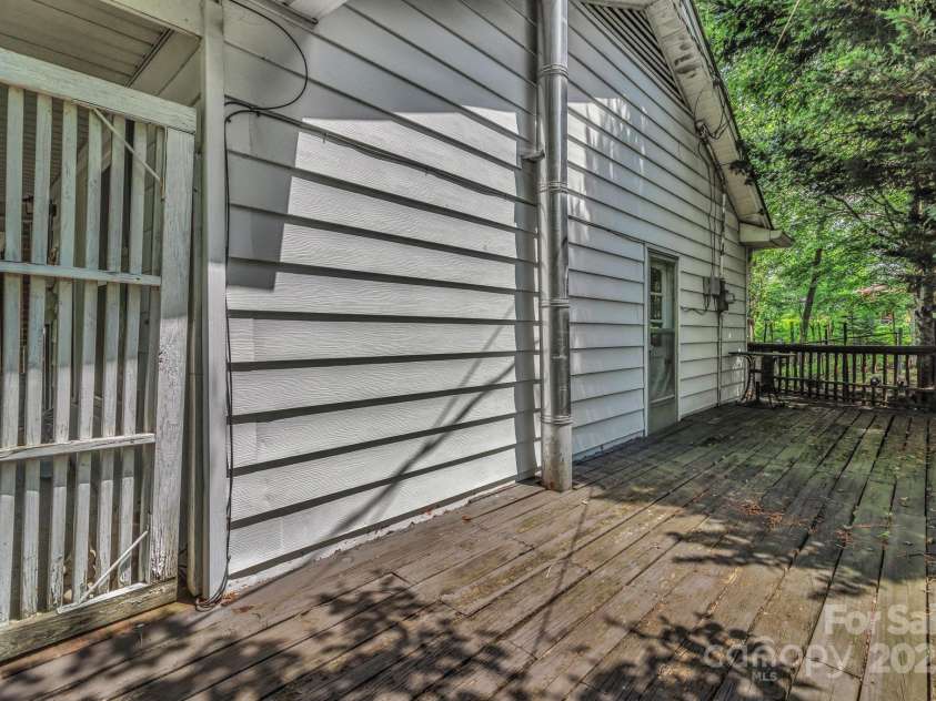 59 Skyview Terrace, Asheville, NC 28806.  MLS# CAR4280374, YatesRealty ID 3439. 