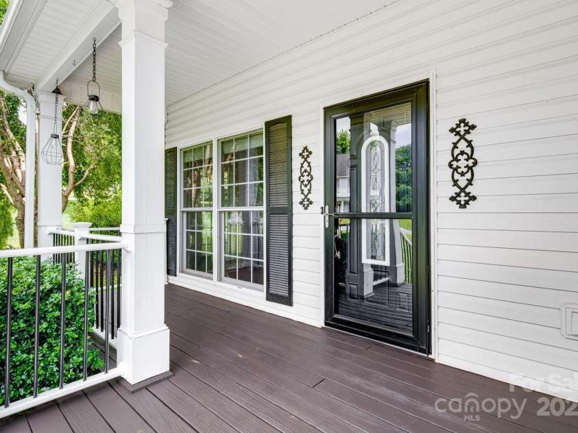 12 Eden Glen Road, Black Mountain, NC 28711.  MLS# CAR4269909, YatesRealty ID 34390. 