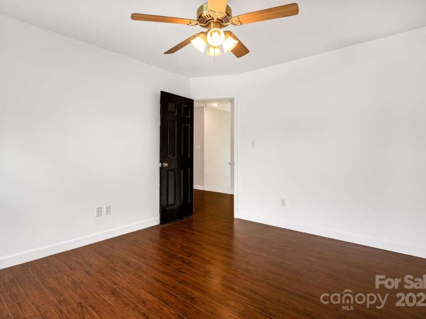 12 Eden Glen Road, Black Mountain, NC 28711.  MLS# CAR4269909, YatesRealty ID 34390. 