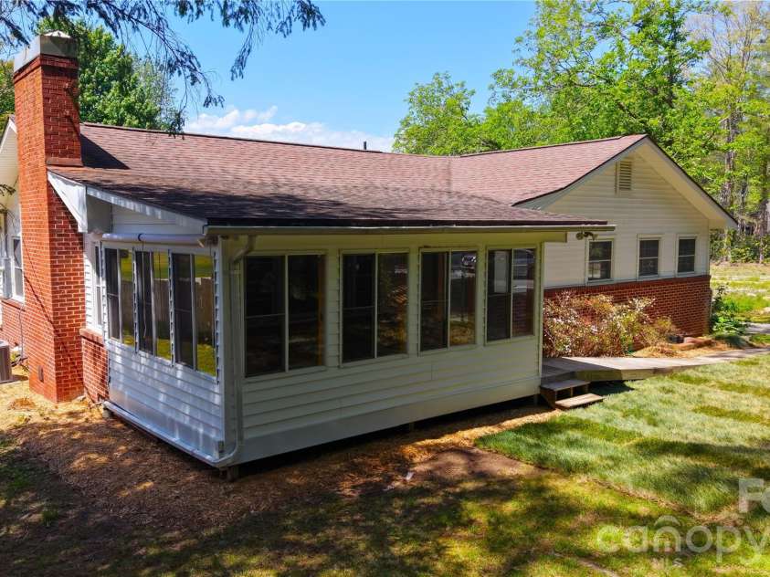 1627 Greenville Highway, Hendersonville, NC 28792.  MLS# CAR4338337, YatesRealty ID 34391. 