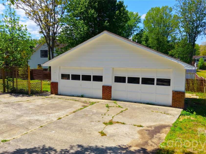 1627 Greenville Highway, Hendersonville, NC 28792.  MLS# CAR4338337, YatesRealty ID 34391. Oversized Detached Garage