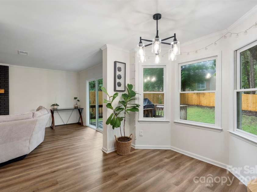 8727 Hornwood Court, Charlotte, NC 28215.  MLS# CAR4286686, YatesRealty ID 34391. 