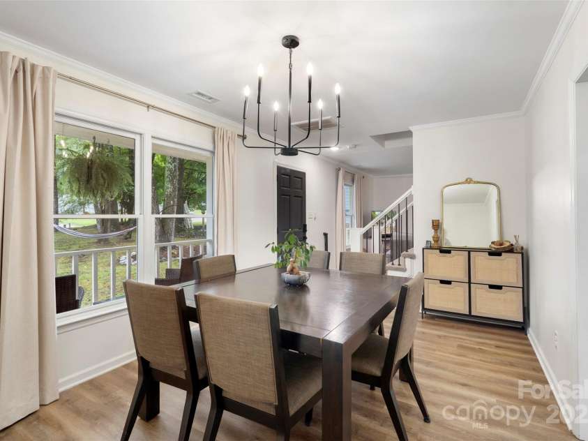 8727 Hornwood Court, Charlotte, NC 28215.  MLS# CAR4286686, YatesRealty ID 34391. 