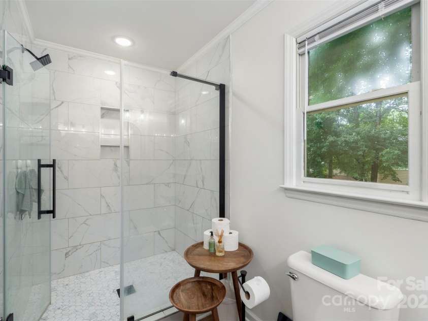 8727 Hornwood Court, Charlotte, NC 28215.  MLS# CAR4286686, YatesRealty ID 34391. 