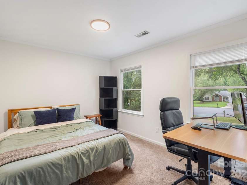 8727 Hornwood Court, Charlotte, NC 28215.  MLS# CAR4286686, YatesRealty ID 34391. 