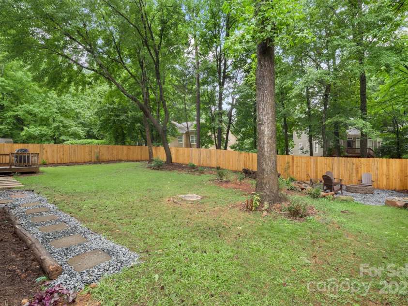 8727 Hornwood Court, Charlotte, NC 28215.  MLS# CAR4286686, YatesRealty ID 34391. 