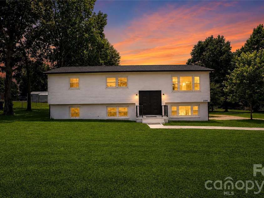 2330 40th Avenue Court, Hickory, NC 28601.  MLS# CAR4398314, YatesRealty ID 34392. 