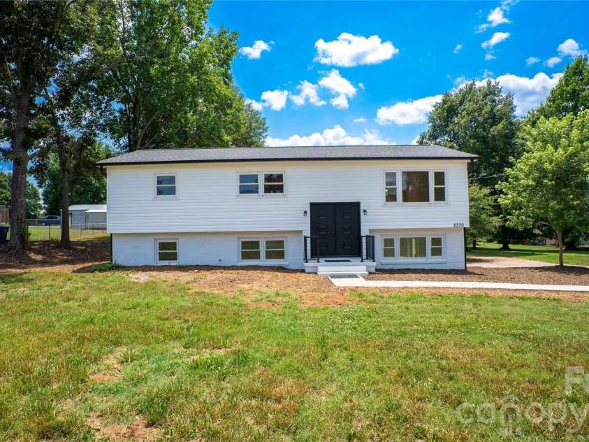 2330 40th Avenue Court, Hickory, NC 28601.  MLS# CAR4398314, YatesRealty ID 34392. 
