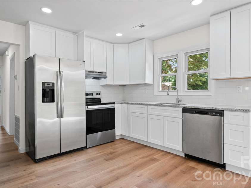2330 40th Avenue Court, Hickory, NC 28601.  MLS# CAR4398314, YatesRealty ID 34392. 