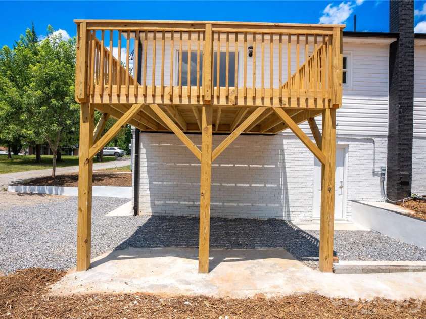 2330 40th Avenue Court, Hickory, NC 28601.  MLS# CAR4398314, YatesRealty ID 34392. 