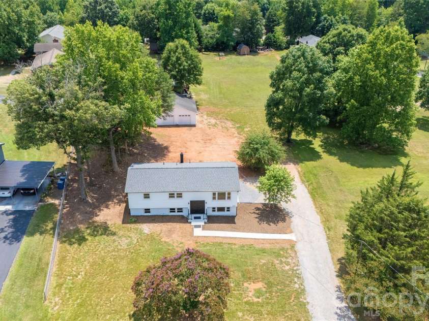 2330 40th Avenue Court, Hickory, NC 28601.  MLS# CAR4398314, YatesRealty ID 34392. 