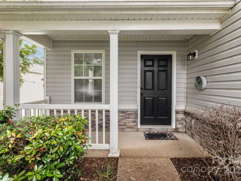 9341 Meadowmont View Drive, Charlotte, NC 28269.  MLS# CAR4285744, YatesRealty ID 34392. 