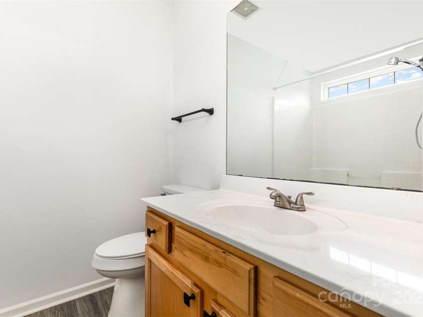 9341 Meadowmont View Drive, Charlotte, NC 28269.  MLS# CAR4285744, YatesRealty ID 34392. 
