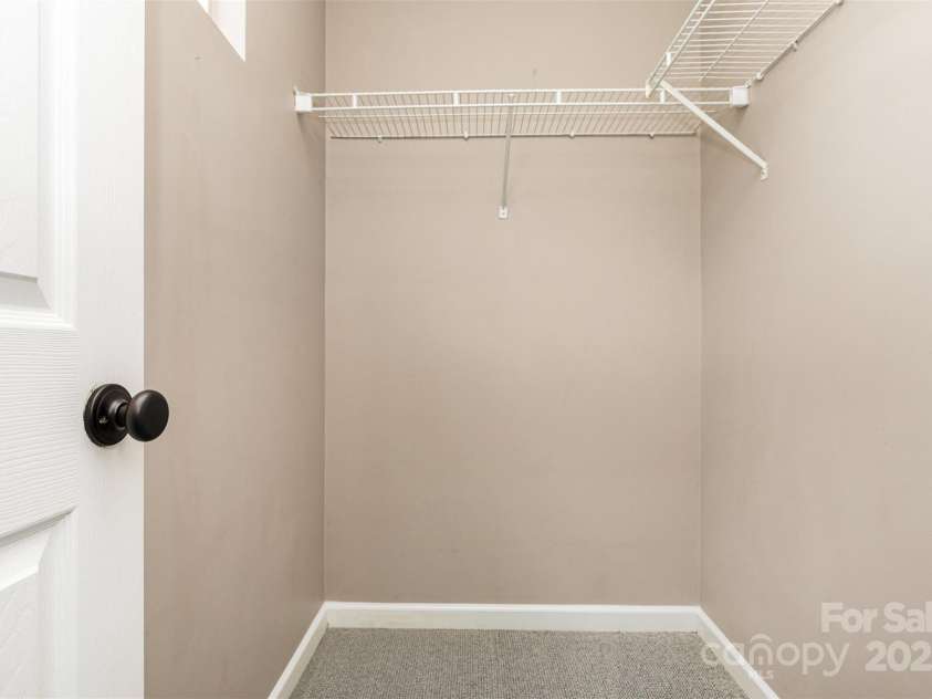 9341 Meadowmont View Drive, Charlotte, NC 28269.  MLS# CAR4285744, YatesRealty ID 34392. 