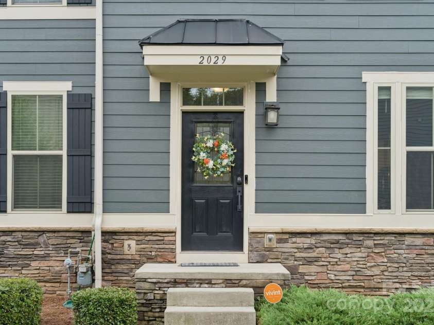 2029 Birchside Drive, Charlotte, NC 28205.  MLS# CAR4289879, YatesRealty ID 34393. 
