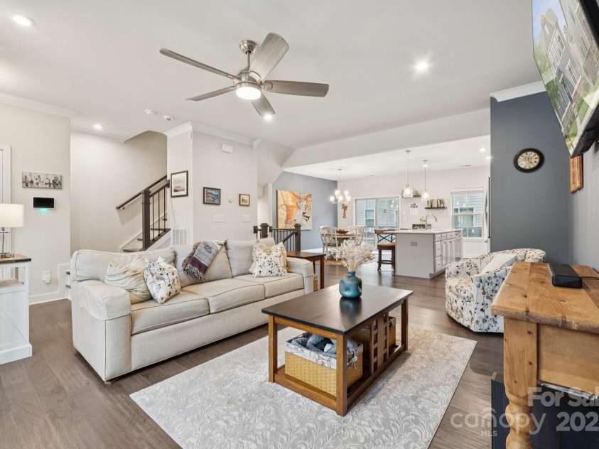 2029 Birchside Drive, Charlotte, NC 28205.  MLS# CAR4289879, YatesRealty ID 34393. 