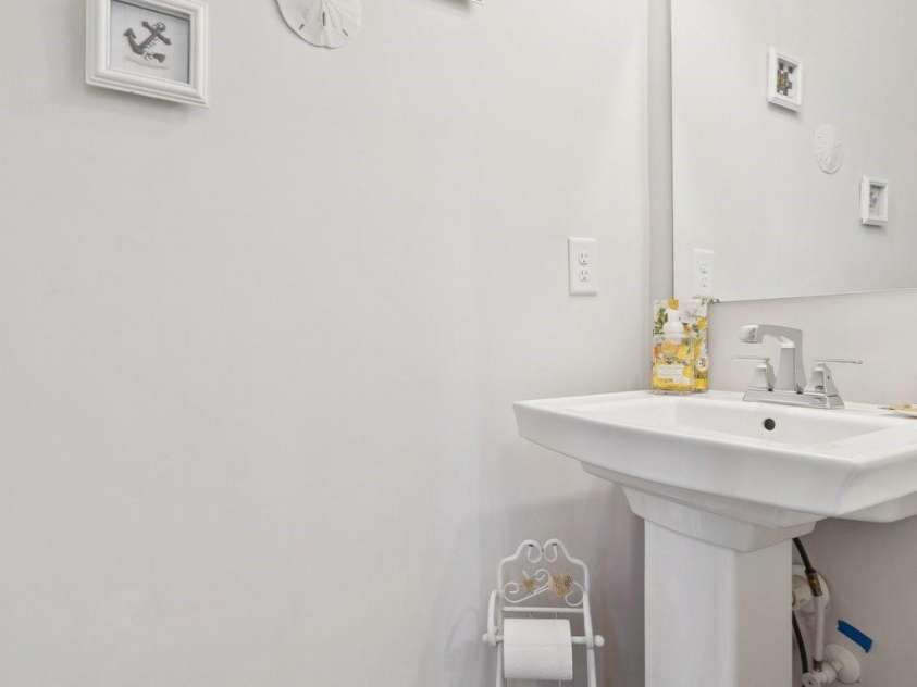 2029 Birchside Drive, Charlotte, NC 28205.  MLS# CAR4289879, YatesRealty ID 34393. 