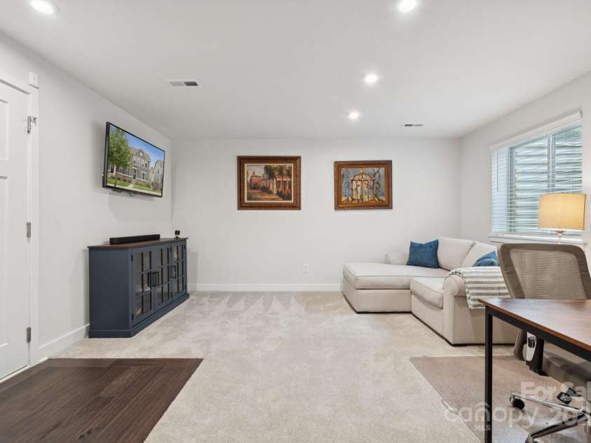 2029 Birchside Drive, Charlotte, NC 28205.  MLS# CAR4289879, YatesRealty ID 34393. 