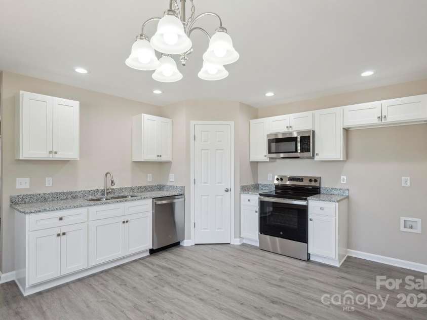 528 Caldwell Street, Salisbury, NC 28144.  MLS# CAR4260195, YatesRealty ID 34394. Kitchen