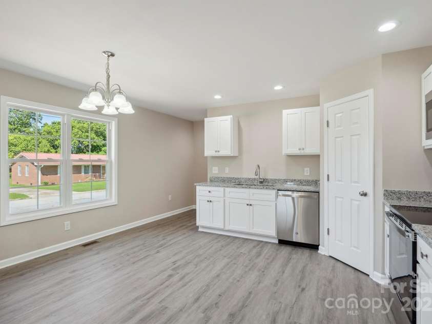 528 Caldwell Street, Salisbury, NC 28144.  MLS# CAR4260195, YatesRealty ID 34394. Kitchen/Dining