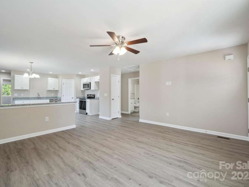 528 Caldwell Street, Salisbury, NC 28144.  MLS# CAR4260195, YatesRealty ID 34394. Living Room