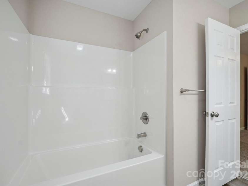 528 Caldwell Street, Salisbury, NC 28144.  MLS# CAR4260195, YatesRealty ID 34394. Primary Bath