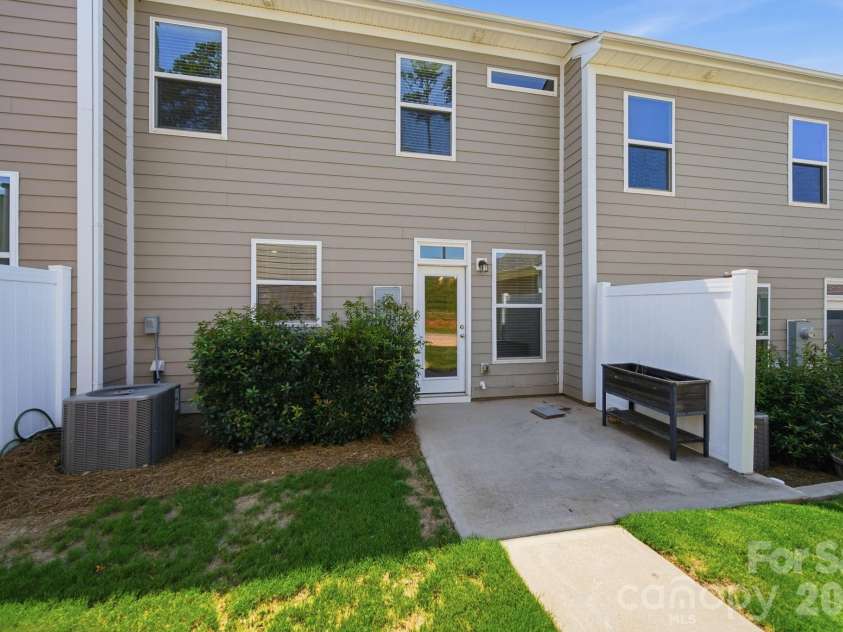 1125 Township Parkway, Belmont, NC 28012.  MLS# CAR4398927, YatesRealty ID 34395. 