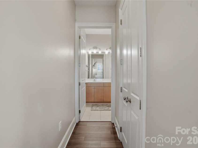2990 Selwyn Avenue, Charlotte, NC 28209.  MLS# CAR4370166, YatesRealty ID 34397. 