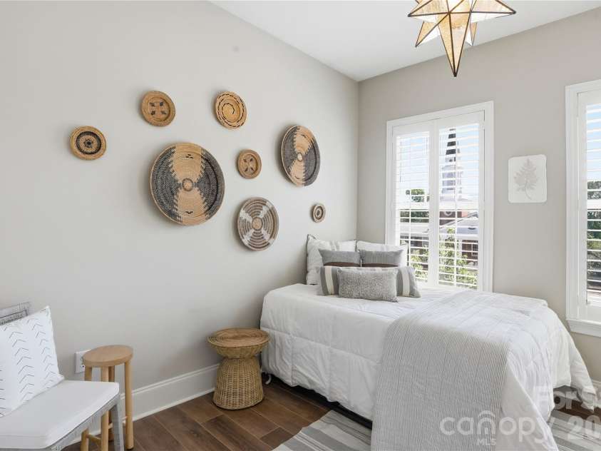 2990 Selwyn Avenue, Charlotte, NC 28209.  MLS# CAR4370166, YatesRealty ID 34397. 