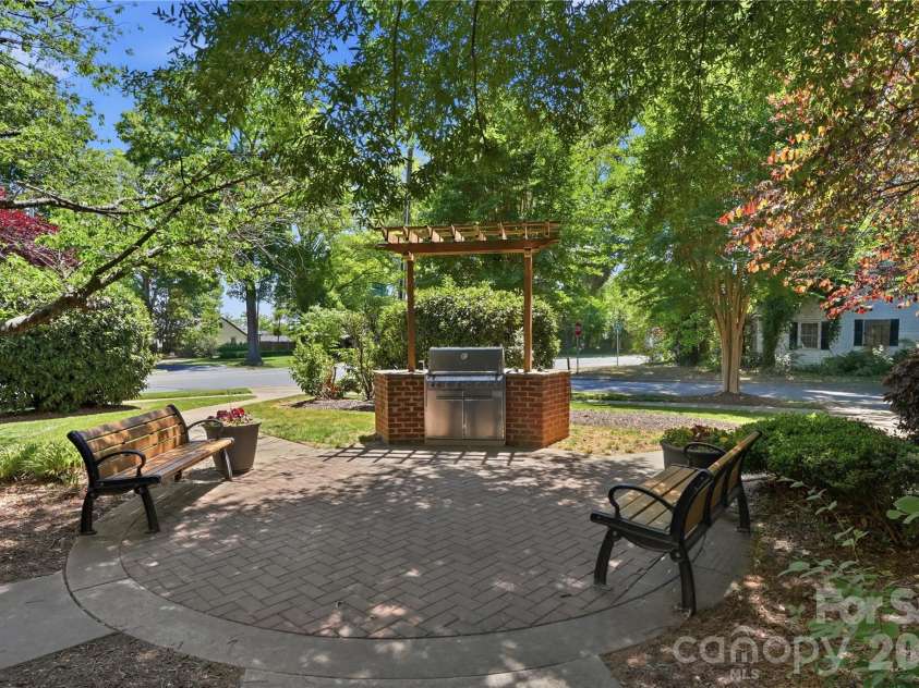 2990 Selwyn Avenue, Charlotte, NC 28209.  MLS# CAR4370166, YatesRealty ID 34397. 