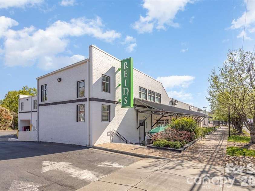 2990 Selwyn Avenue, Charlotte, NC 28209.  MLS# CAR4370166, YatesRealty ID 34397. 
