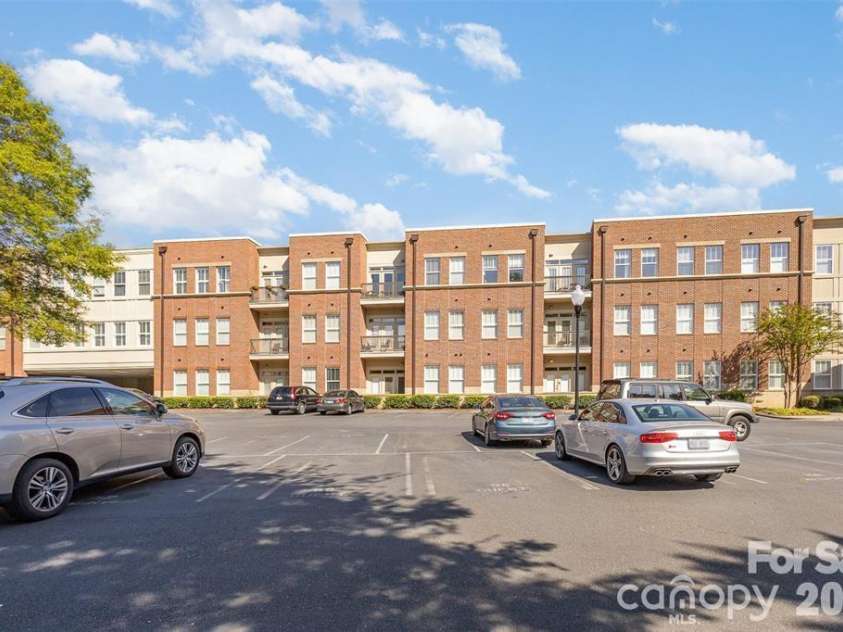 2990 Selwyn Avenue, Charlotte, NC 28209.  MLS# CAR4370166, YatesRealty ID 34397. 