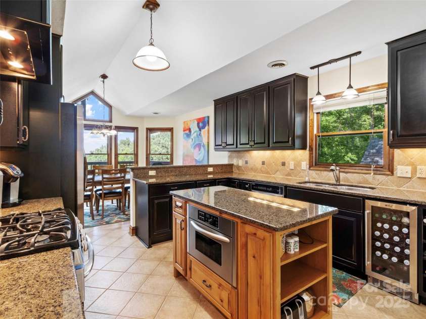 91 Brandy Run Road, Burnsville, NC 28714.  MLS# CAR4294487, YatesRealty ID 34397. 