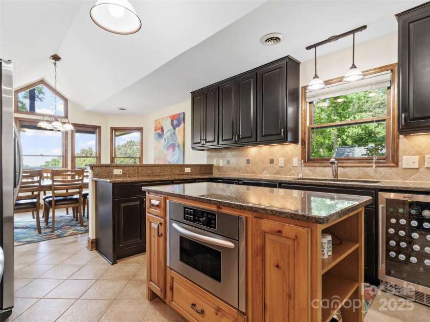 91 Brandy Run Road, Burnsville, NC 28714.  MLS# CAR4294487, YatesRealty ID 34397. 