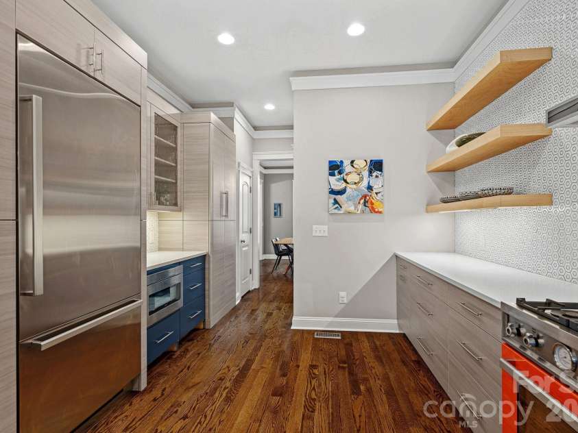 2219 Winthrop Avenue, Charlotte, NC 28203.  MLS# CAR4393922, YatesRealty ID 34398. 