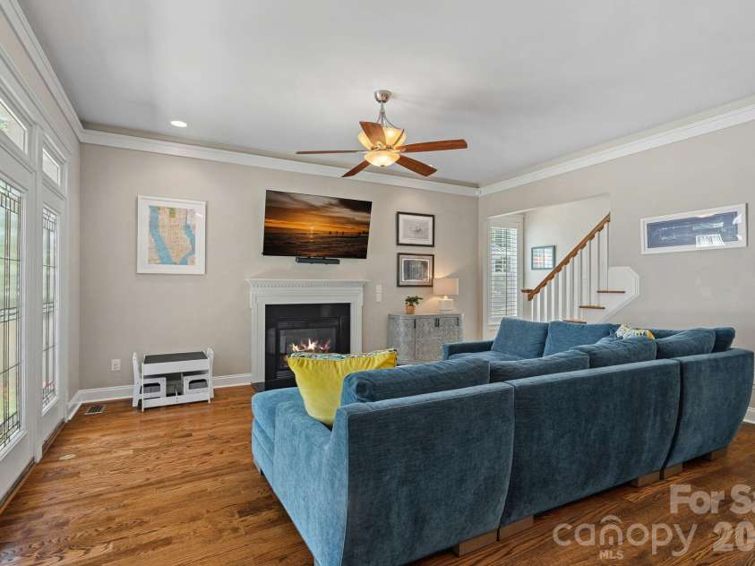 2219 Winthrop Avenue, Charlotte, NC 28203.  MLS# CAR4393922, YatesRealty ID 34398. 