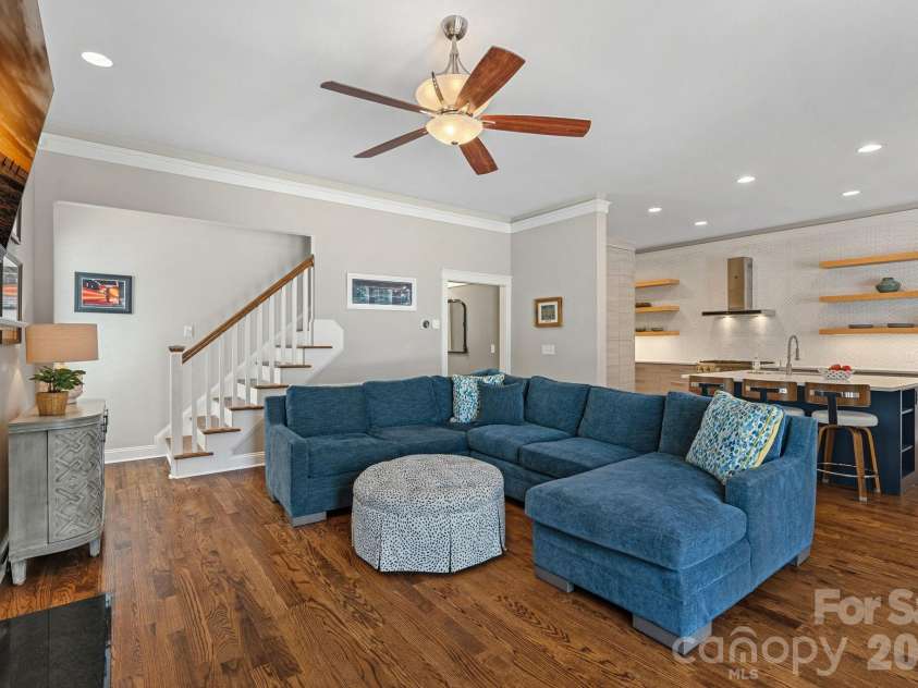 2219 Winthrop Avenue, Charlotte, NC 28203.  MLS# CAR4393922, YatesRealty ID 34398. 