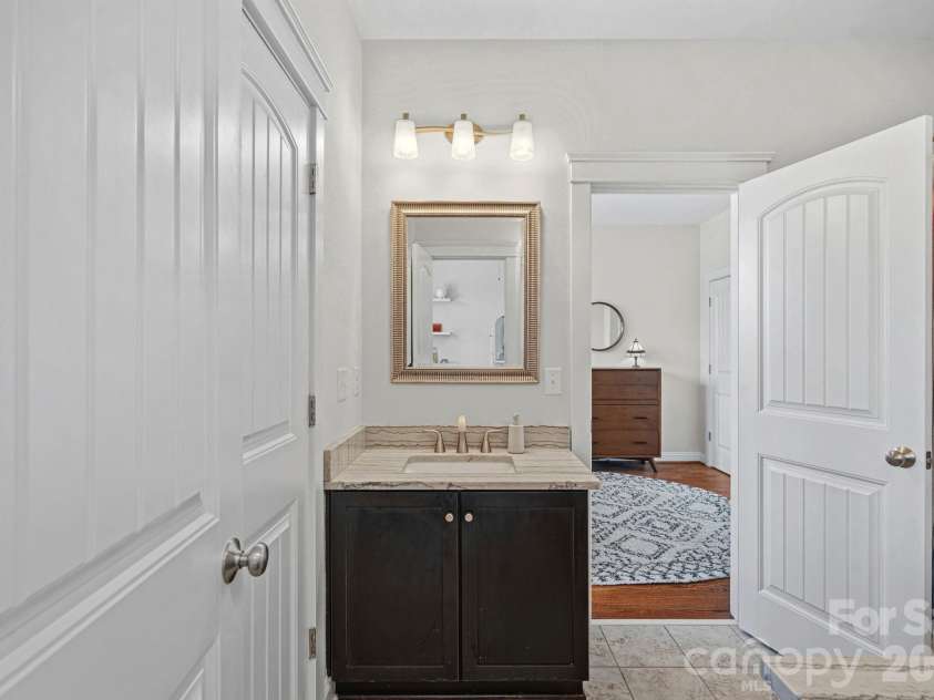 2219 Winthrop Avenue, Charlotte, NC 28203.  MLS# CAR4393922, YatesRealty ID 34398. 