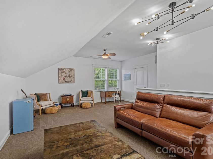 2219 Winthrop Avenue, Charlotte, NC 28203.  MLS# CAR4393922, YatesRealty ID 34398. 
