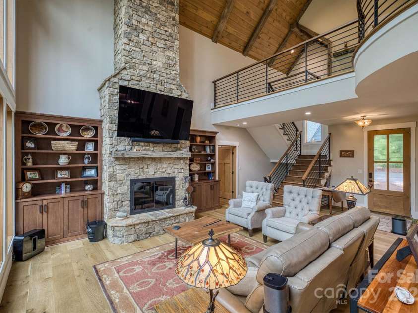 2116 October Drive, Nebo, NC 28761.  MLS# CAR4291536, YatesRealty ID 34399. Great Room