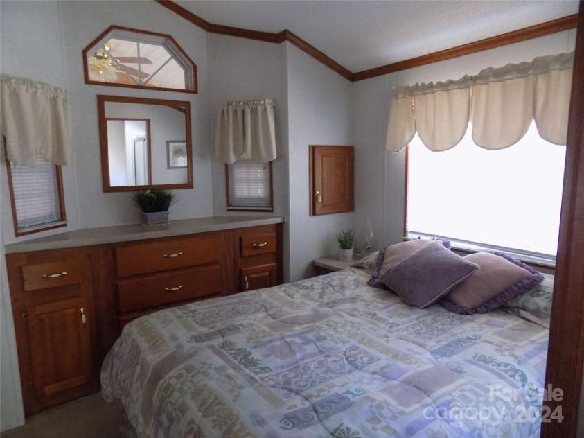 43 Pike Point, Waynesville, NC 28785.  MLS# CAR4097952, YatesRealty ID 344. 