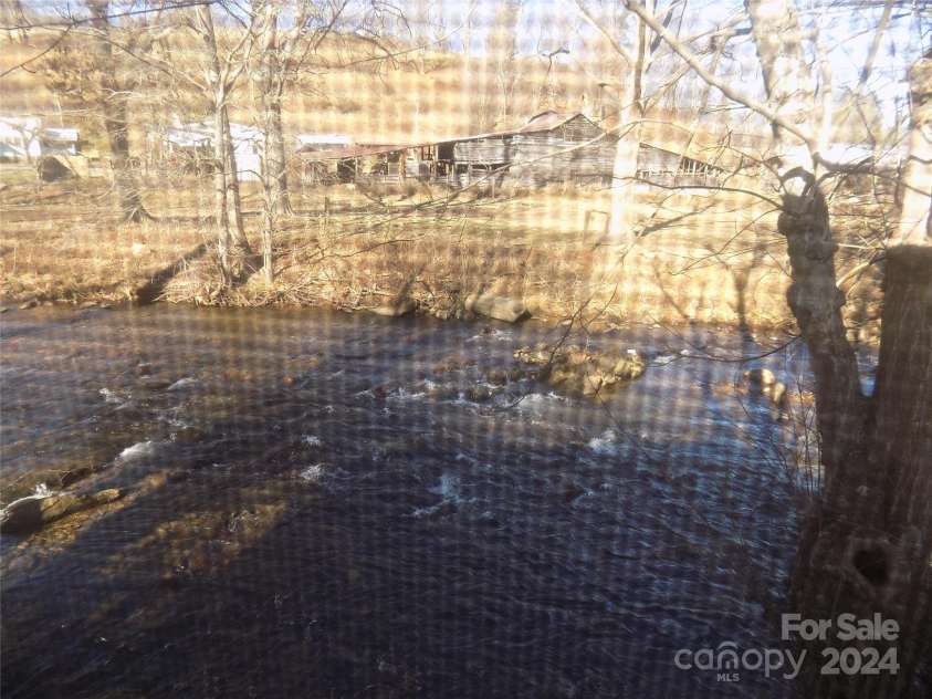 43 Pike Point, Waynesville, NC 28785.  MLS# CAR4097952, YatesRealty ID 344. 