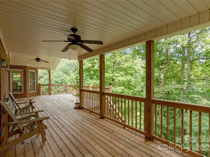 145 Frankie Lane, Flat Rock, NC 28731.  MLS# CAR4239682, YatesRealty ID 3440. 