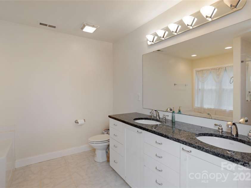 145 Frankie Lane, Flat Rock, NC 28731.  MLS# CAR4239682, YatesRealty ID 3440. 