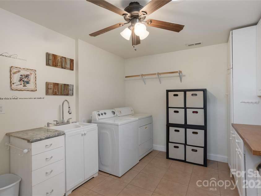 145 Frankie Lane, Flat Rock, NC 28731.  MLS# CAR4239682, YatesRealty ID 3440. 