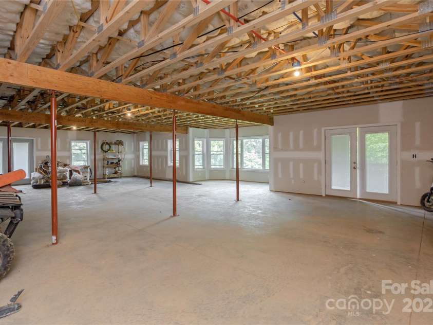 145 Frankie Lane, Flat Rock, NC 28731.  MLS# CAR4239682, YatesRealty ID 3440. 