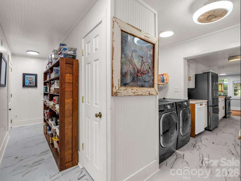 23 Sunset Drive, Black Mountain, NC 28711.  MLS# CAR4397312, YatesRealty ID 34401. Beautiful new flooring!