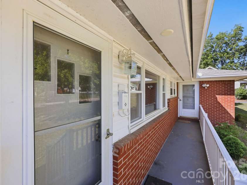 209 Lloyd Street, Salisbury, NC 28144.  MLS# CAR4395847, YatesRealty ID 34402. 