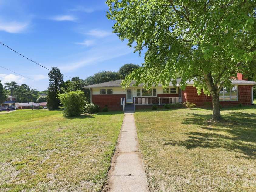 209 Lloyd Street, Salisbury, NC 28144.  MLS# CAR4395847, YatesRealty ID 34402. 