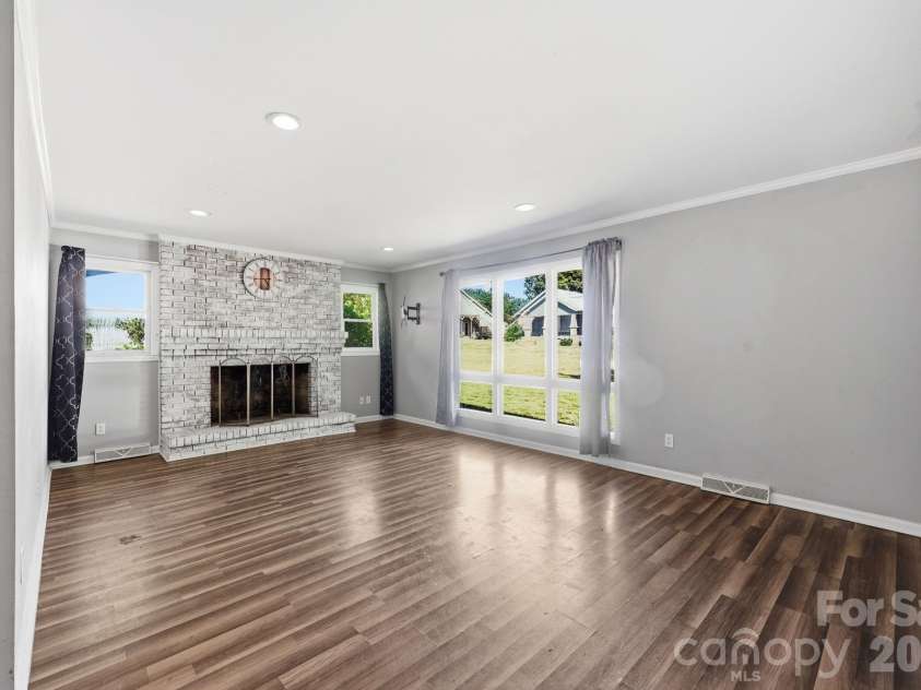 209 Lloyd Street, Salisbury, NC 28144.  MLS# CAR4395847, YatesRealty ID 34402. 